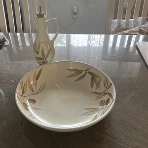 HOME 13” Pasta Bowl & 4 dipping bowls…. Nicoise pattern
